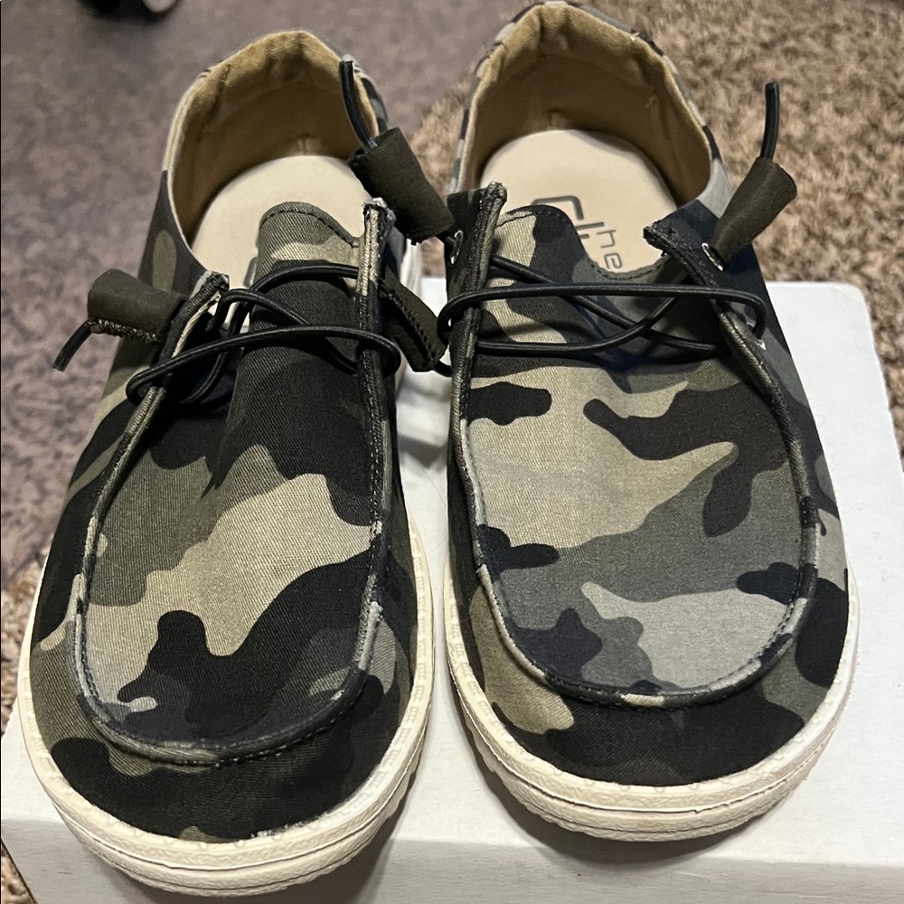 Hey Dude Camouflage Shoes - Picture 3 of 4